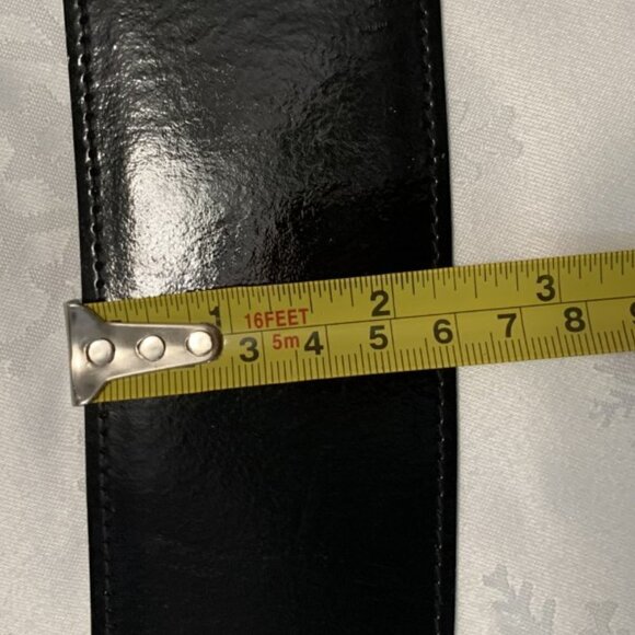 Leo Isba V Shaped Belt Black and Gold - Picture 7 of 8